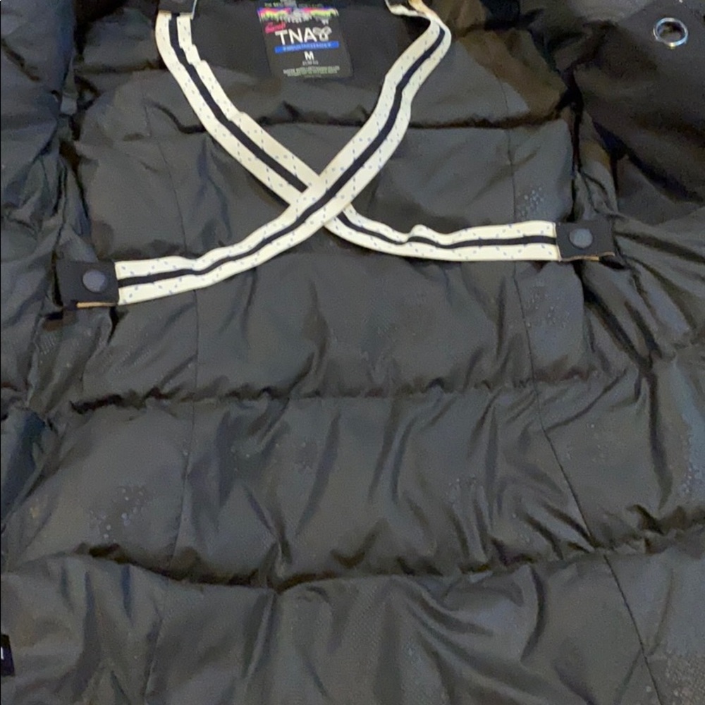 SOLD NWT Aritzia TNA Bancroft Parka Down Coat - Picture 9 of 15